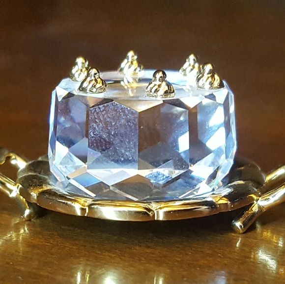 SWAROVSKI CRYSTAL BIRTHDAY CAKE FIGURINE #191602 - Picture 2 of 8